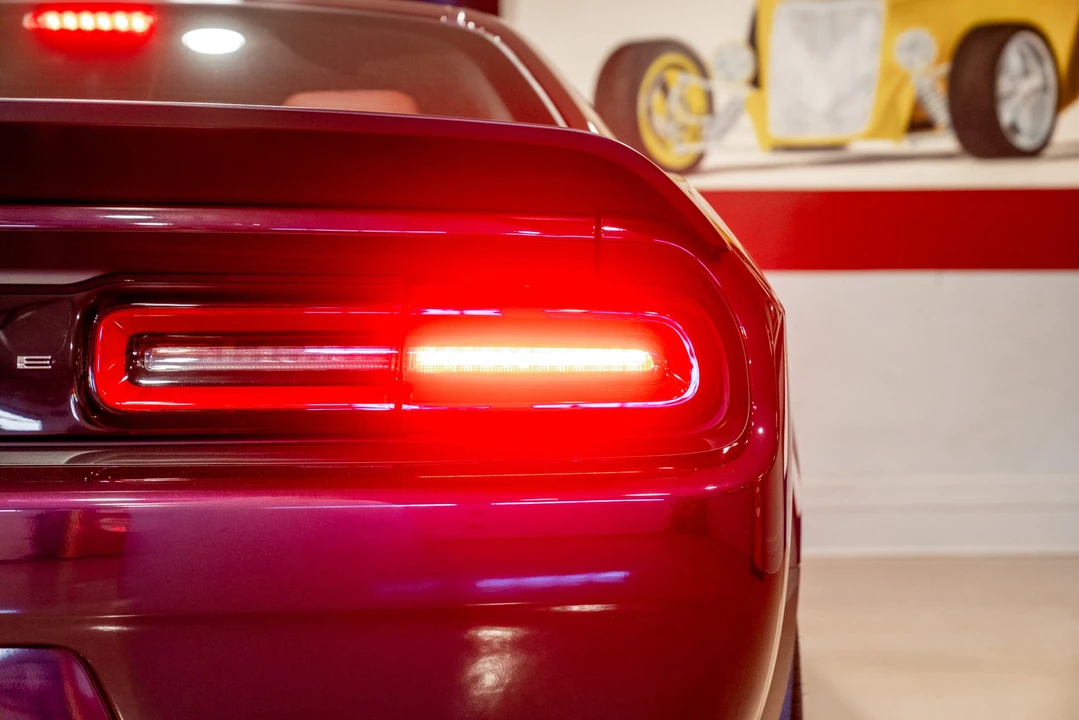 2022 Dodge Challenger SRT Hellcat 3rd Gen - Image 19 of 31