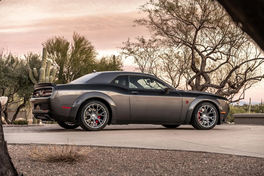 2022 Dodge Challenger SRT Hellcat 3rd Gen - Image 11 of 31