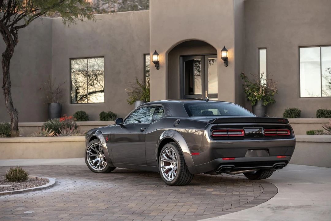 2022 Dodge Challenger SRT Hellcat 3rd Gen - Image 17 of 31