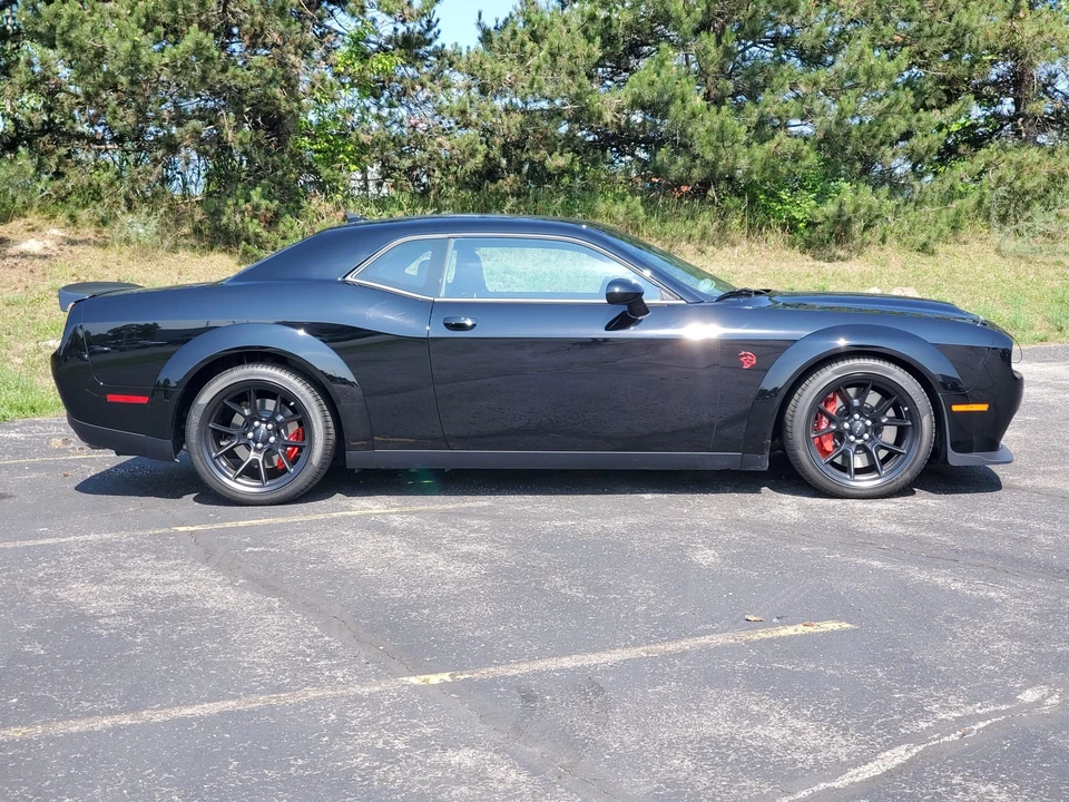 2022 Dodge Challenger SRT Hellcat 3rd Gen - Image 10 of 31