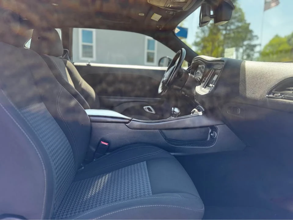 2022 Dodge Challenger 3rd Gen - Image 15 of 20