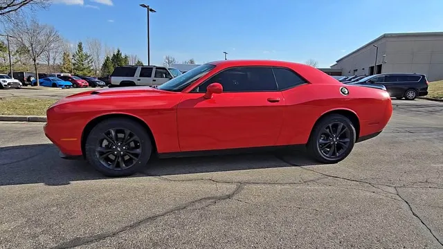 2022 Dodge Challenger SXT Coupe 2D