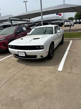 2022 Dodge Challenger SXT Coupe 2D
