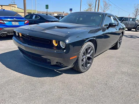 2022 Dodge Challenger SXT Coupe 2D