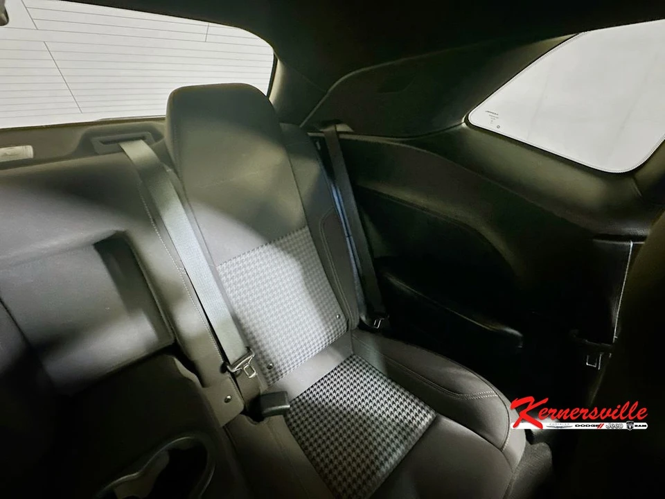 2022 Dodge Challenger 3rd Gen - Image 14 of 21