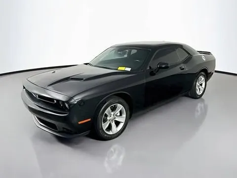 2022 Dodge Challenger SXT RWD