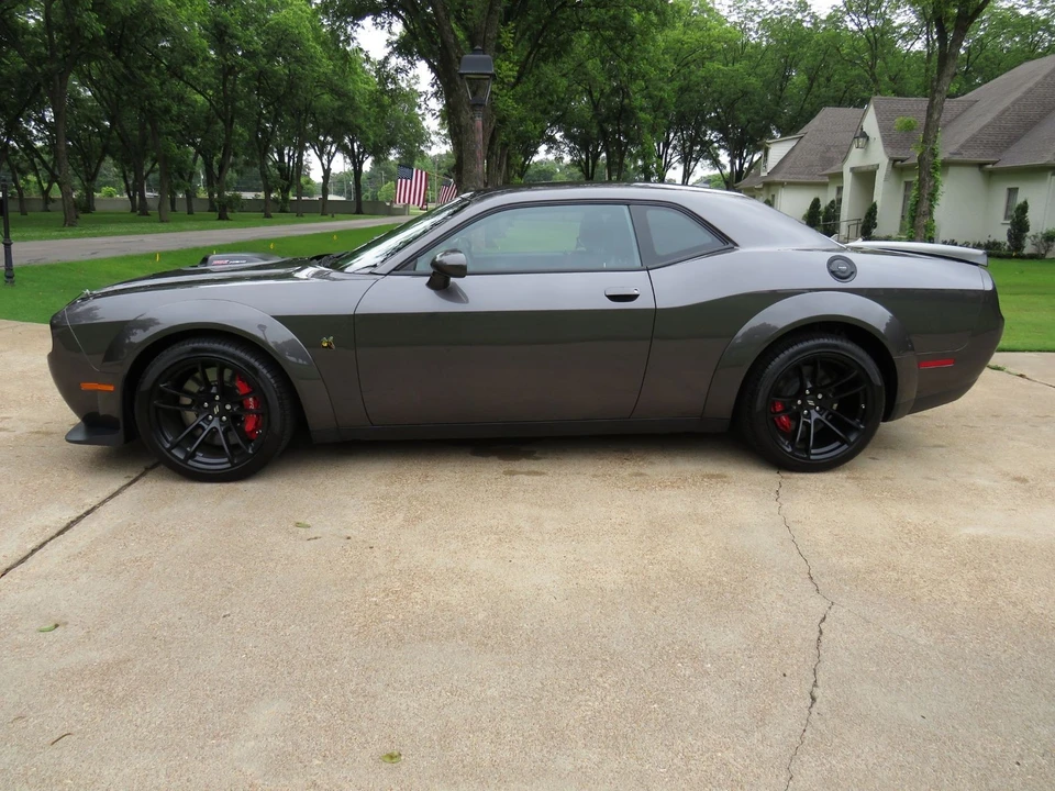 2022 Dodge Challenger SRT8 & 392 3rd Gen - Image 4 of 12