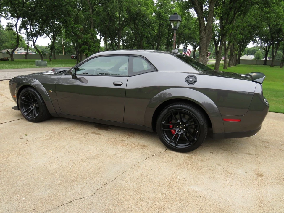 2022 Dodge Challenger SRT8 & 392 3rd Gen - Image 5 of 12