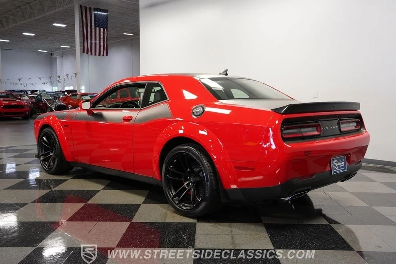 2022 Dodge Challenger 3rd Gen - Image 7 of 31