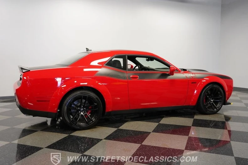 2022 Dodge Challenger 3rd Gen - Image 10 of 31