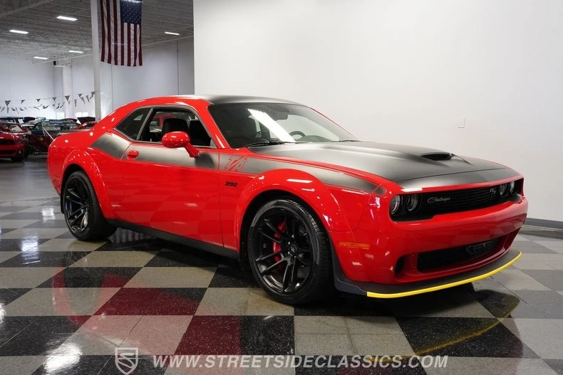 2022 Dodge Challenger 3rd Gen - Image 13 of 31