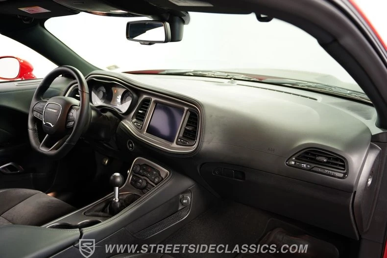 2022 Dodge Challenger 3rd Gen - Image 25 of 31