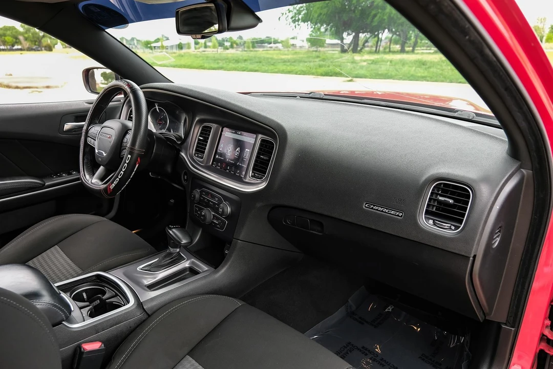2022 Dodge Charger 7th Gen - Image 14 of 31
