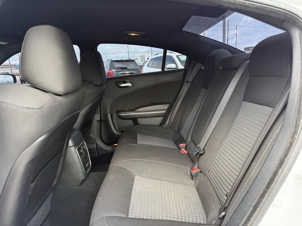 2022 Dodge Charger 7th Gen - Image 16 of 19