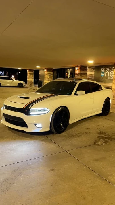 2022 Dodge Charger 7th Gen - Image 3 of 9