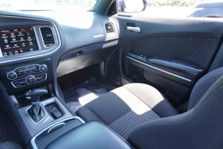 2022 Dodge Charger 7th Gen - Image 17 of 20