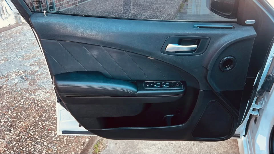 2022 Dodge Charger 7th Gen - Image 9 of 17
