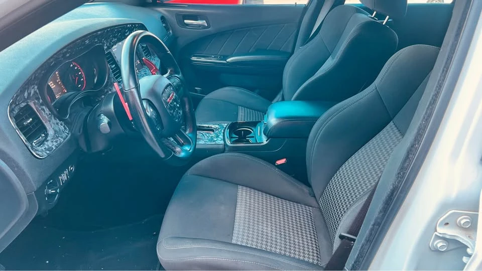 2022 Dodge Charger 7th Gen - Image 10 of 17