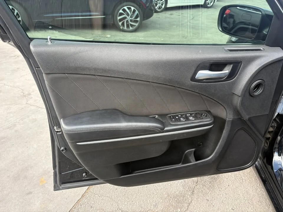 2022 Dodge Charger 7th Gen - Image 9 of 14