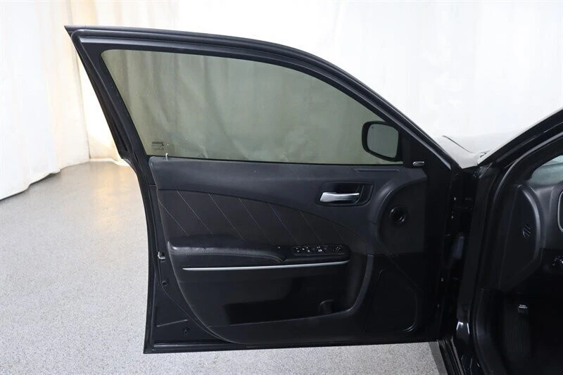 2022 Dodge Charger 7th Gen - Image 17 of 30