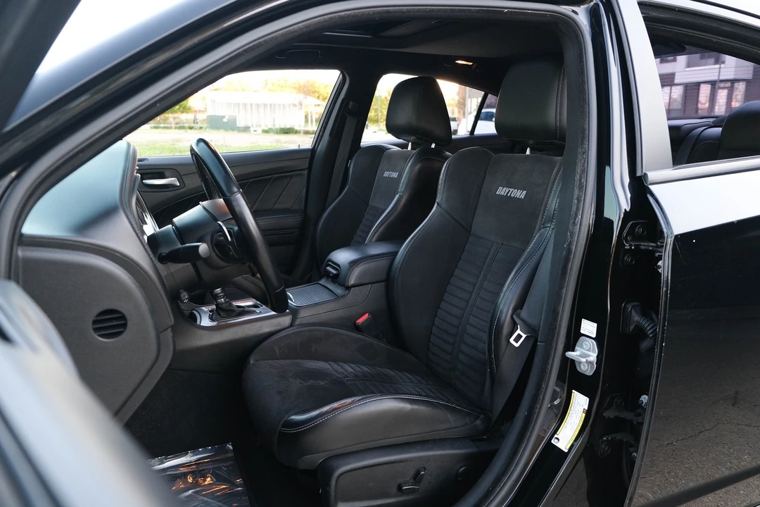 2022 Dodge Charger 8th Gen - Image 16 of 21
