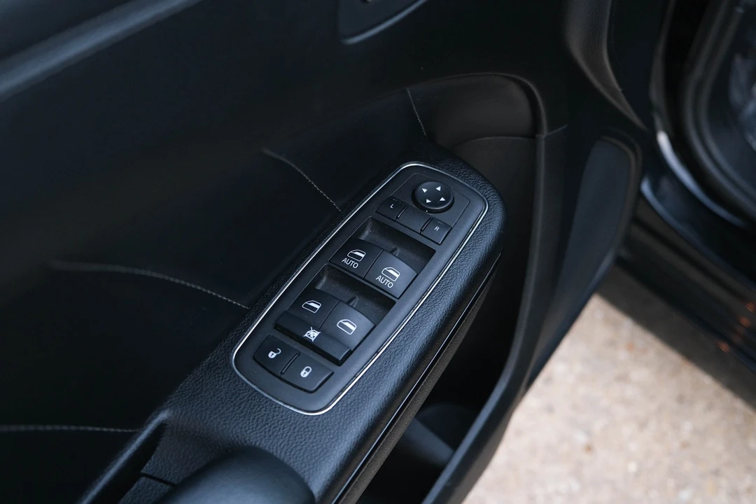 2022 Dodge Charger 8th Gen - Image 14 of 21