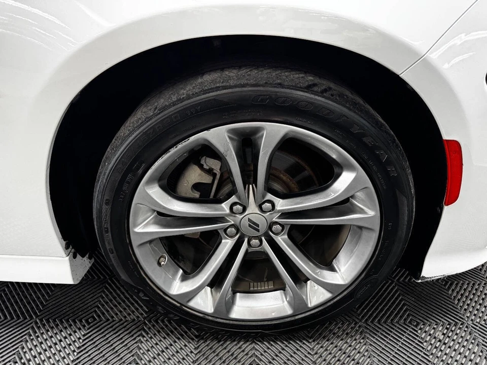 2022 Dodge Charger 7th Gen - Image 16 of 21