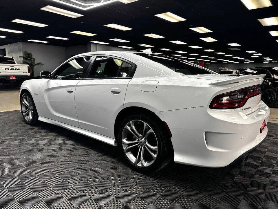 2022 Dodge Charger 7th Gen - Image 9 of 31