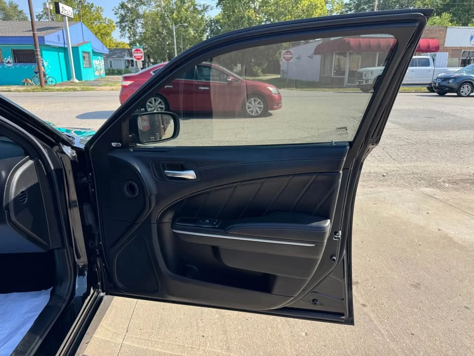 2022 Dodge Charger 7th Gen - Image 15 of 19
