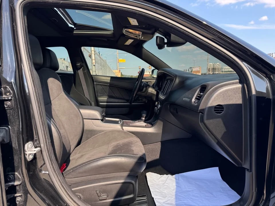 2022 Dodge Charger 7th Gen - Image 16 of 19