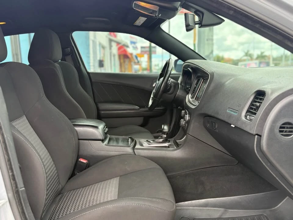 2022 Dodge Charger 7th Gen - Image 16 of 20