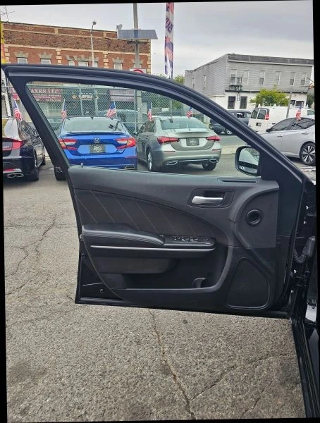 2022 Dodge Charger 8th Gen - Image 11 of 12