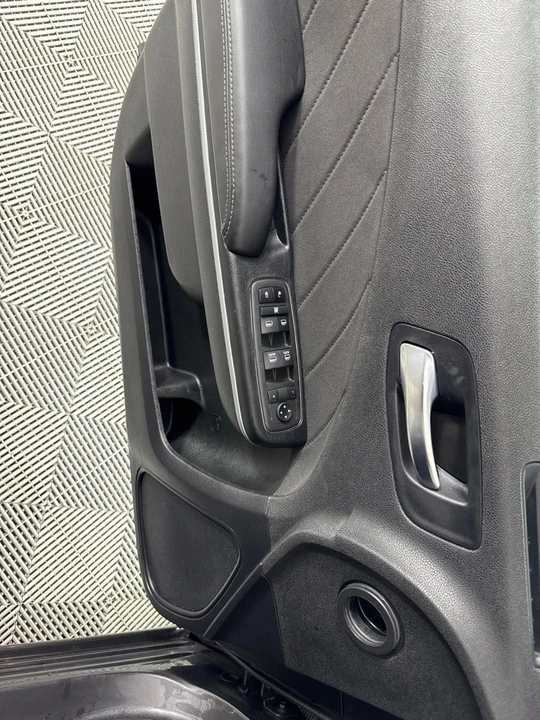 2022 Dodge Charger 8th Gen - Image 10 of 12