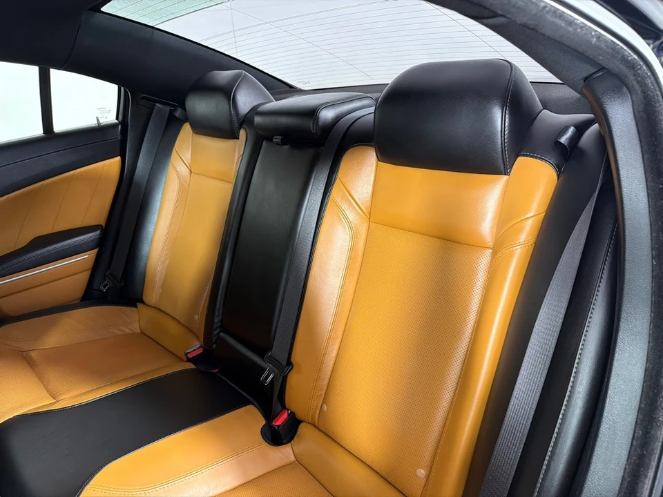 2022 Dodge Charger 7th Gen - Image 19 of 25