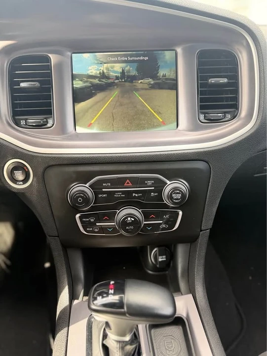 2022 Dodge Charger - Image 10 of 12