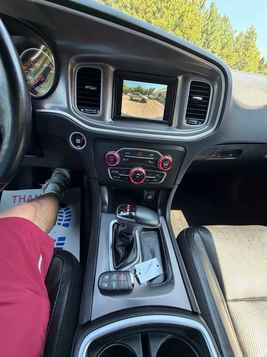 2022 Dodge Charger 7th Gen - Image 17 of 19
