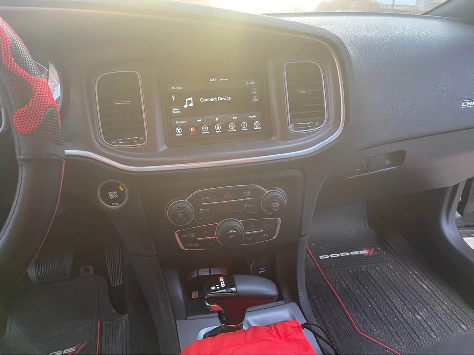 2022 Dodge Charger - Image 7 of 10