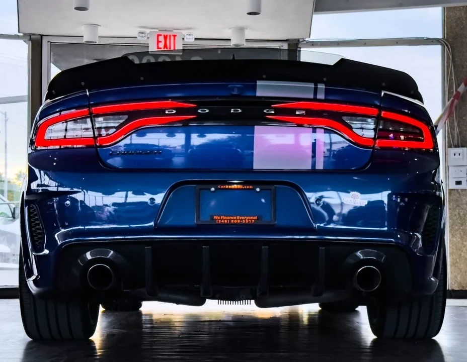 2022 Dodge Charger 8th Gen - Image 13 of 21