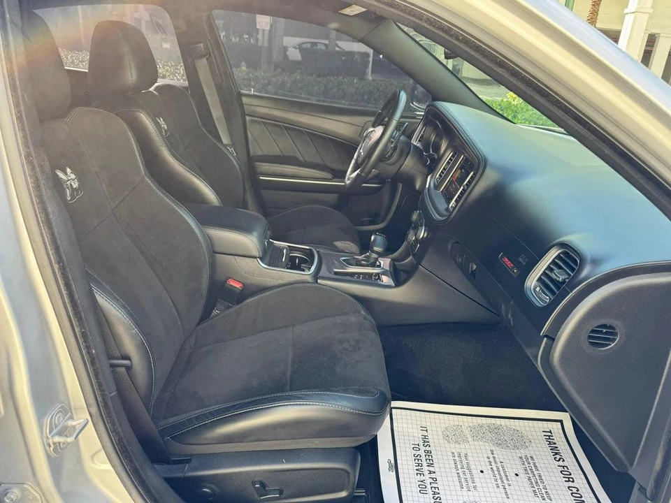 2022 Dodge Charger 8th Gen - Image 10 of 12