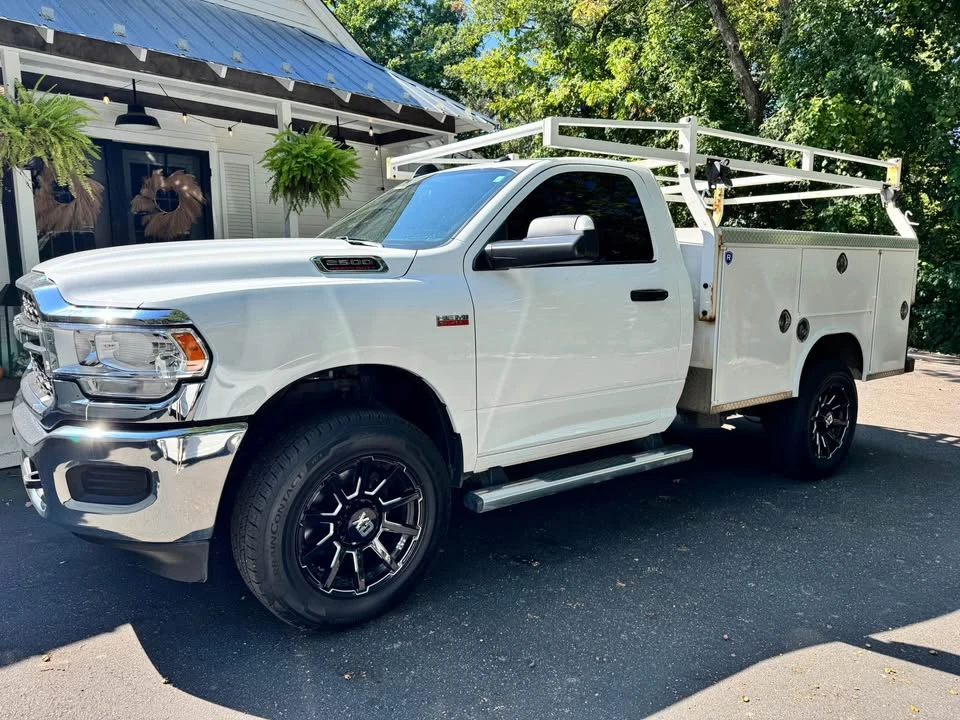 2022 Ram 2500 - Image 2 of 11