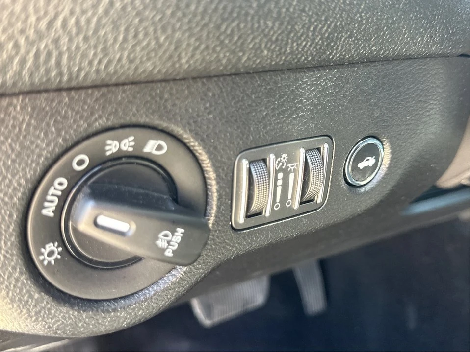 2022 Dodge Challenger 3rd Gen - Image 13 of 19