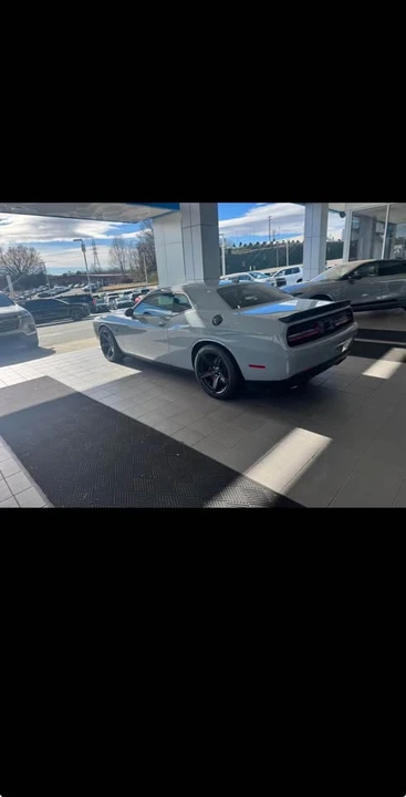 2022 Dodge Challenger SRT Hellcat 3rd Gen - Image 9 of 11