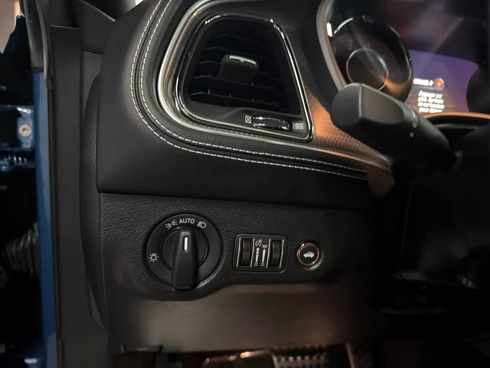 2022 Dodge Challenger 3rd Gen - Image 11 of 17