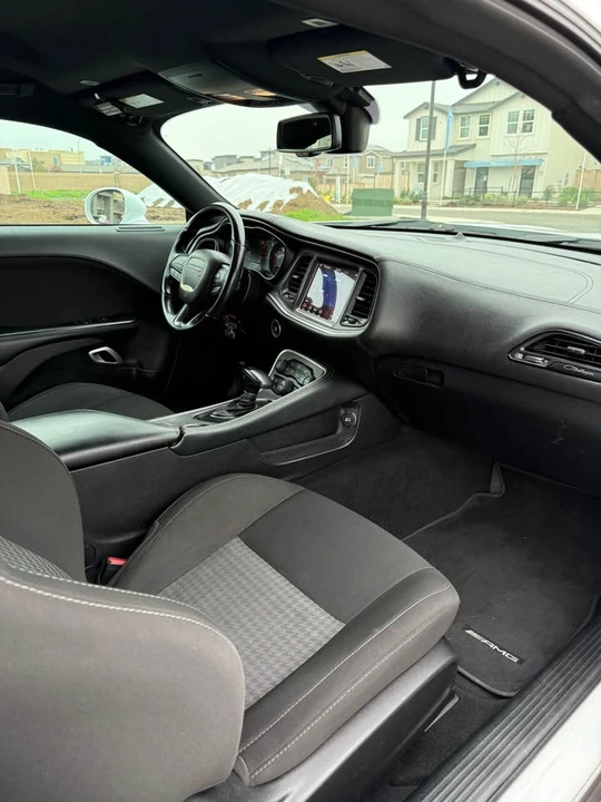 2022 Dodge Challenger 3rd Gen - Image 15 of 17