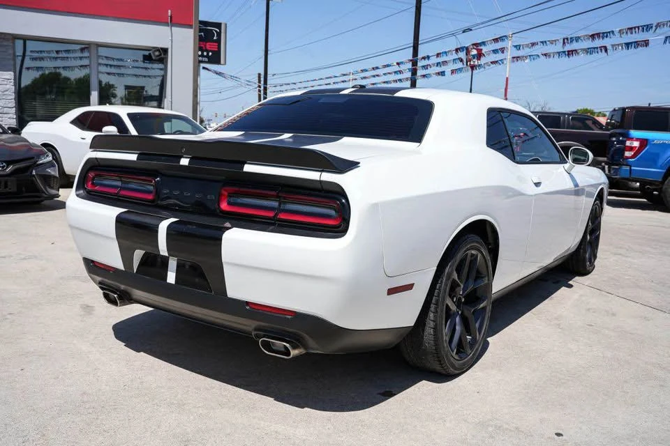 2022 Dodge Challenger 3rd Gen - Image 9 of 17