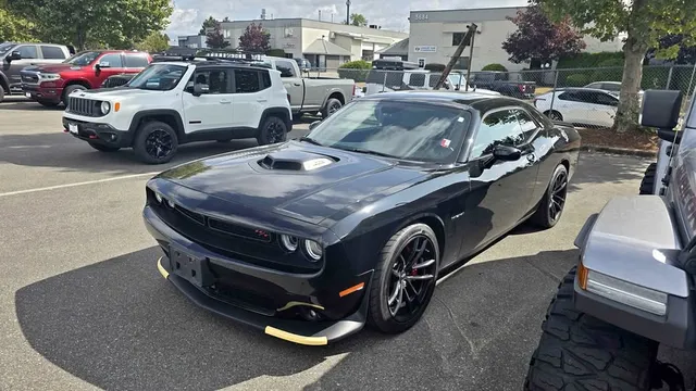 2022 Dodge Challenger R/T Shaker