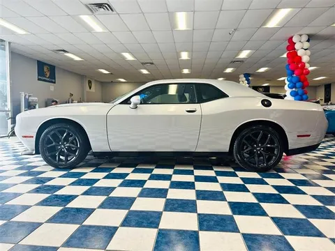 2022 Dodge Challenger SXT