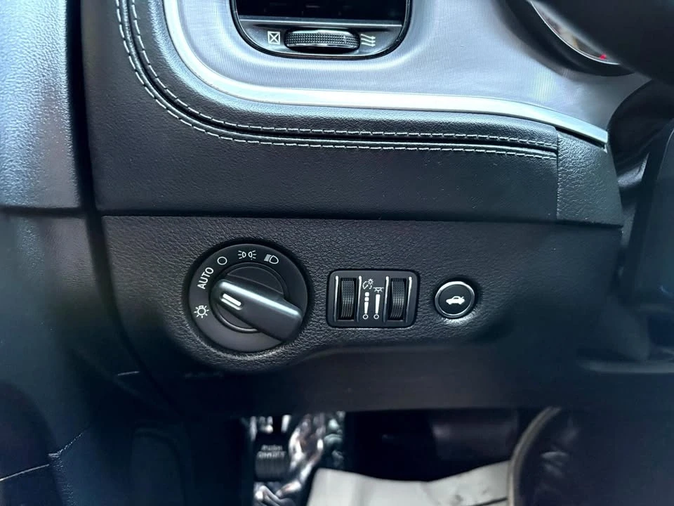 2022 Dodge Charger 8th Gen - Image 14 of 18