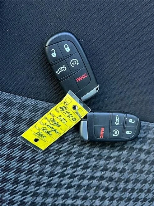 2022 Dodge Charger 8th Gen - Image 17 of 18