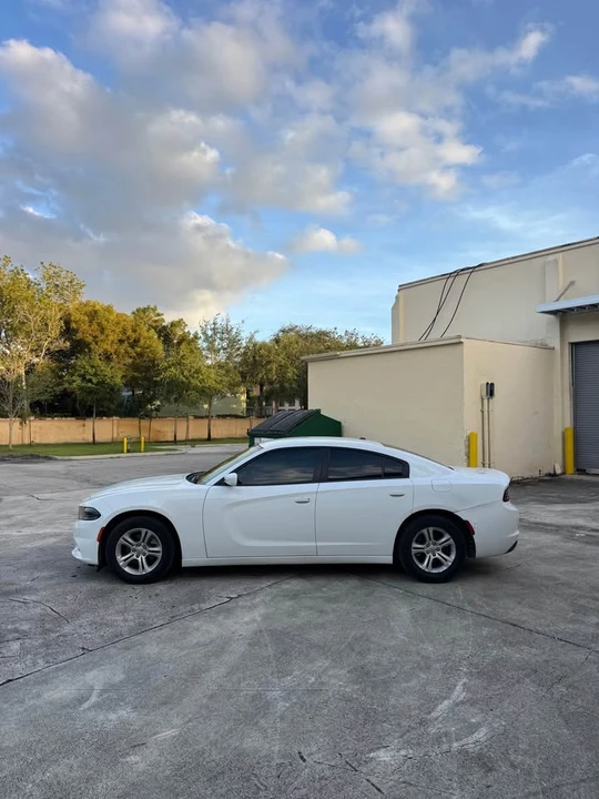 2022 Dodge Charger 8th Gen - Image 2 of 10